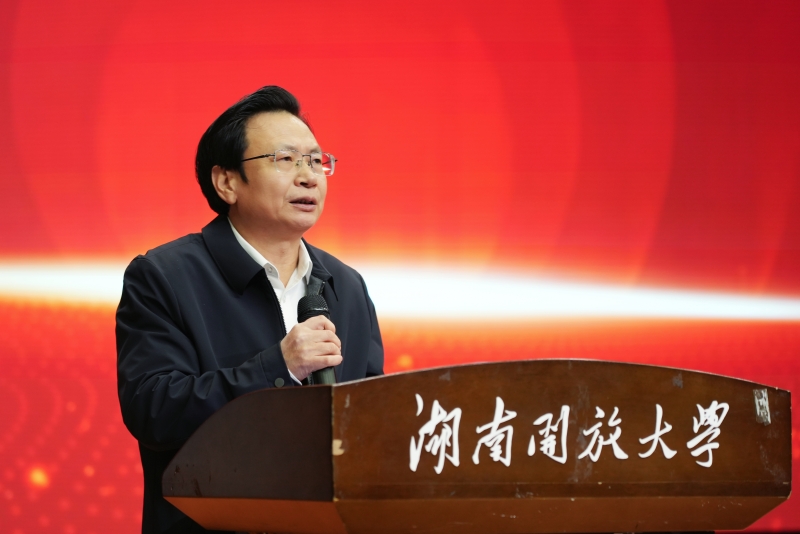 陈校长讲话.jpg 陈校长讲话.jpg